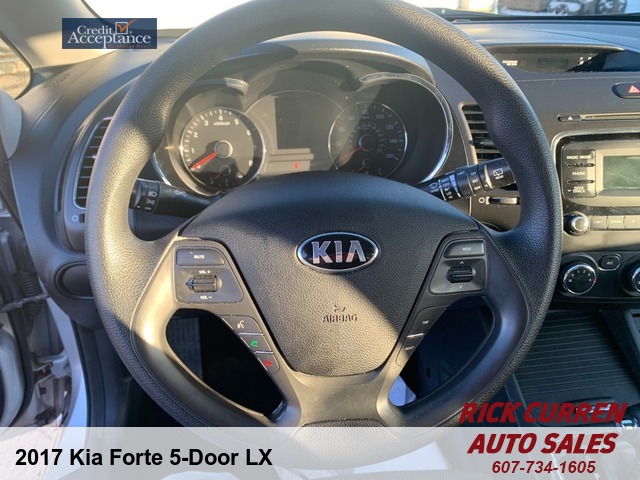 2017 Kia Forte 5-Door LX