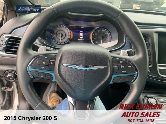 2015 Chrysler 200 S 