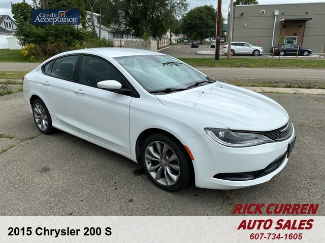 2015 Chrysler 200 S 